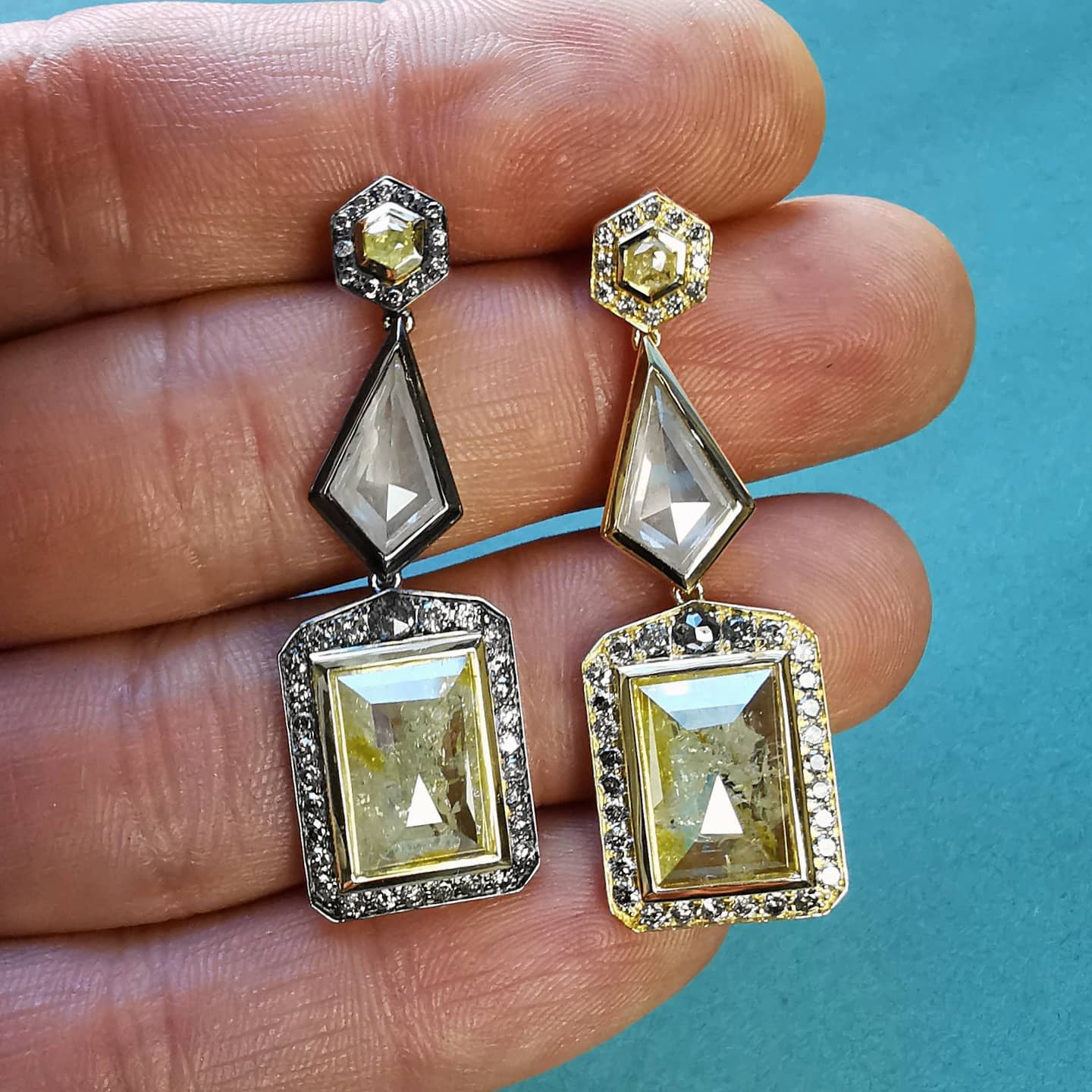 Yellow Diamond Earrings 18K YG