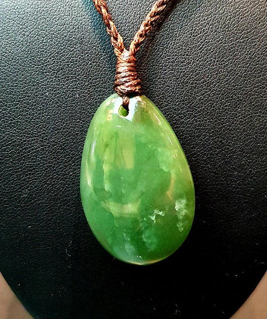 Teardrop pendant (Canadian jade)