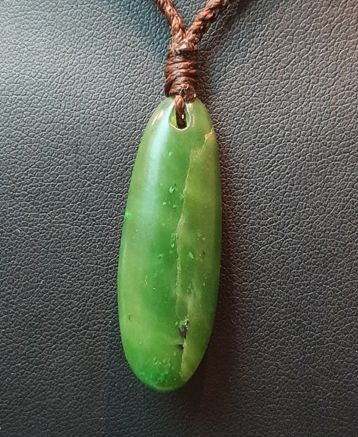 Teardrop pendant (Canadian jade)