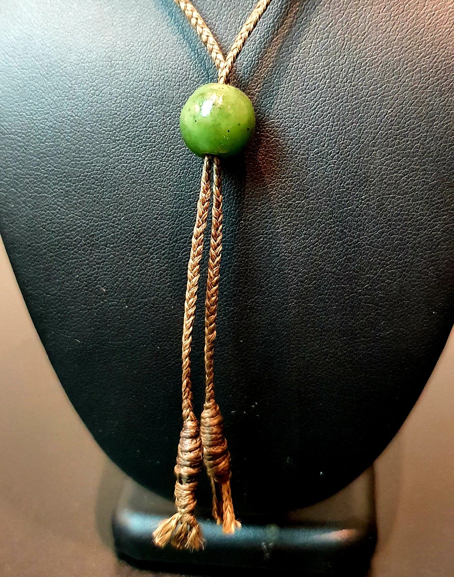 Bead drawstring necklace (Canadian jade)