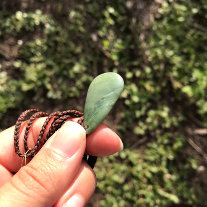 Teardrop pendant (Chatoyant New Zealand jade)