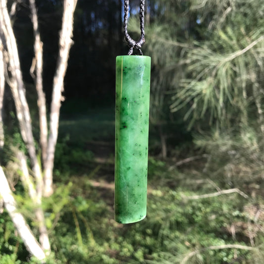 'Pillar' pendant (Russian jade)