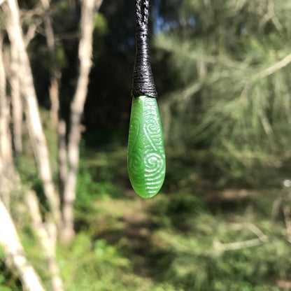 'Balance' teardrop pendant (New Zealand jade)