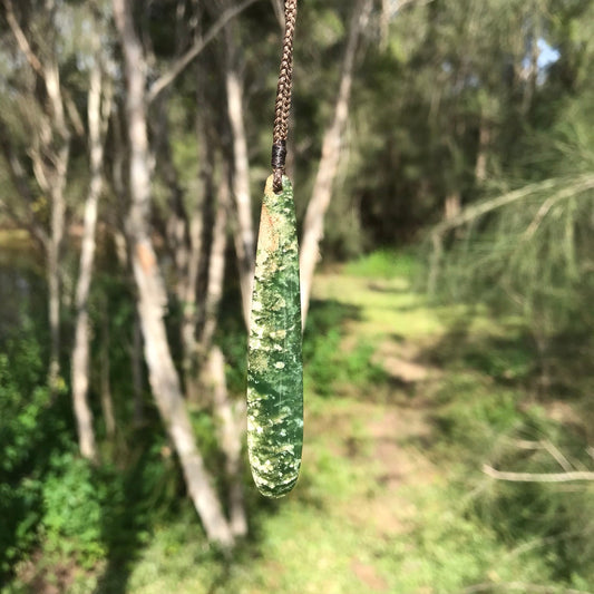 Teardrop pendant (USA jade)