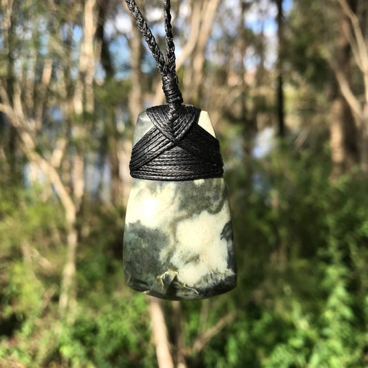 Toki (New Zealand jade) Pendant