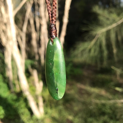 Teardrop pendant (Canadian jade)