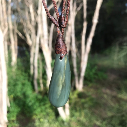 Teardrop pendant (Canadian blue jade)