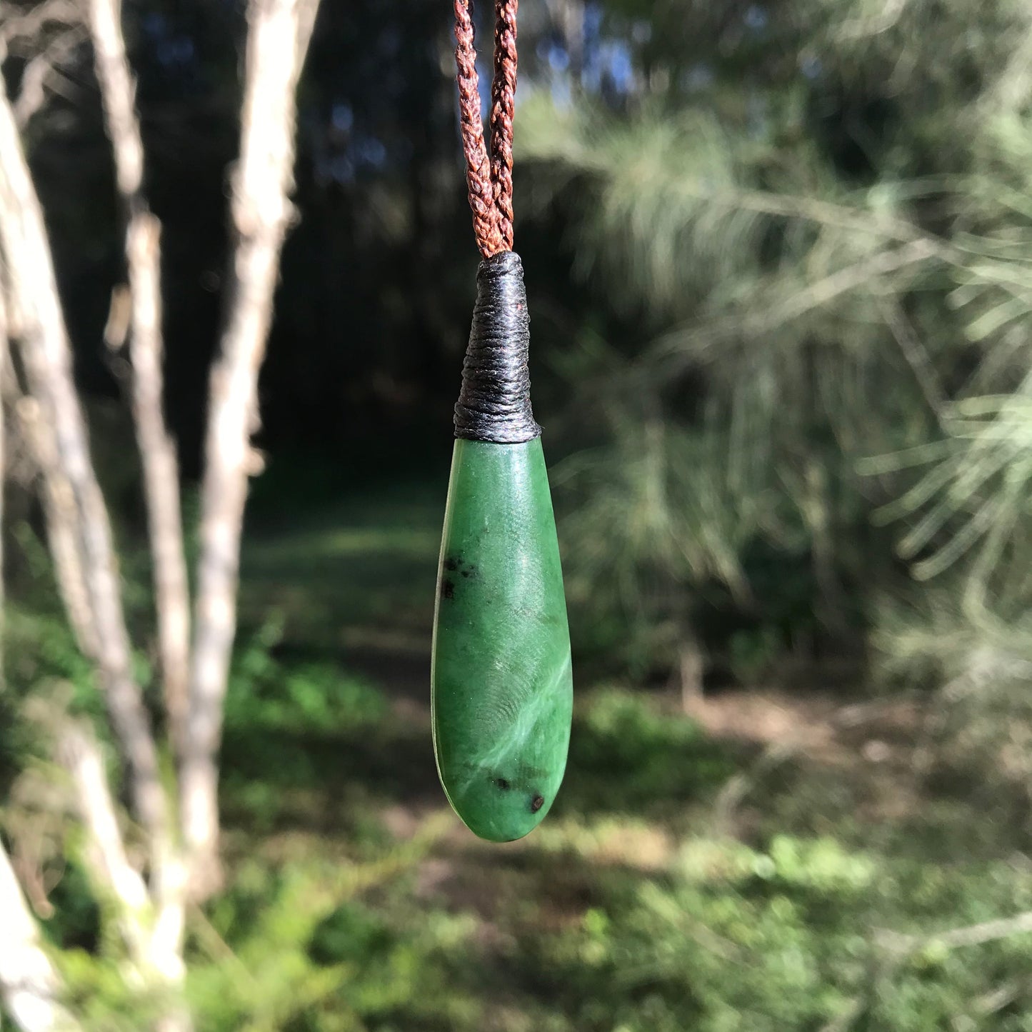 Teardrop pendant (New Zealand jade)