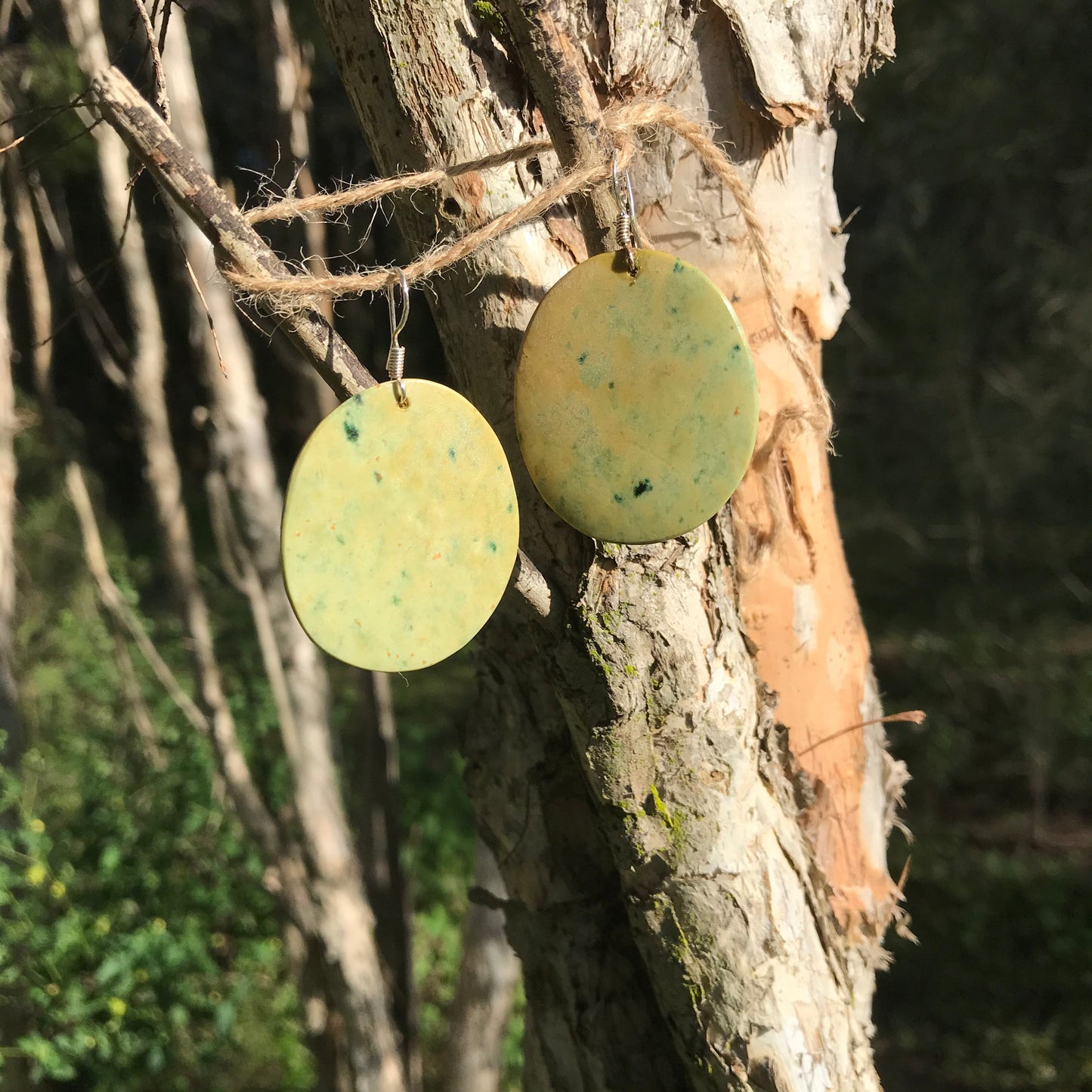 Round earrings (New Zealand flower jade)