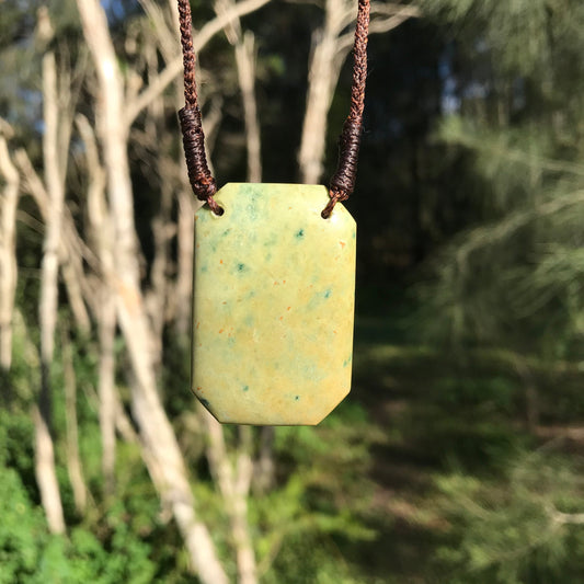 Plaque pendant (New Zealand flower jade)