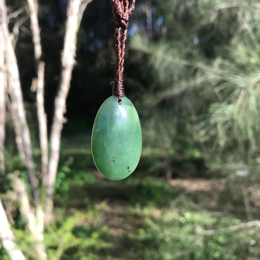 Teardrop pendant (Canadian jade)