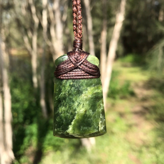 Toki (New Zealand jade) Pendant