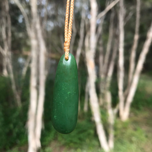 Teardrop pendant (Canadian jade)